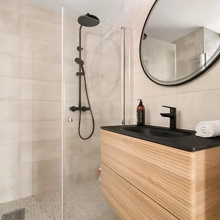 Apartment I Short Walk To Sights *