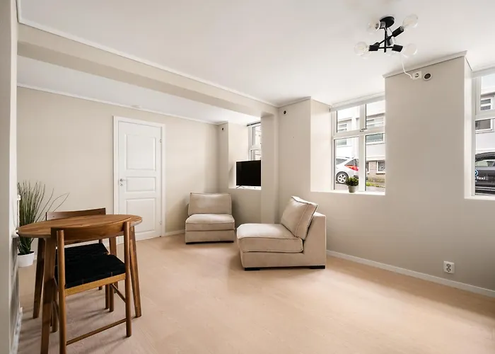 Апартаменты I Short Walk To Sights *