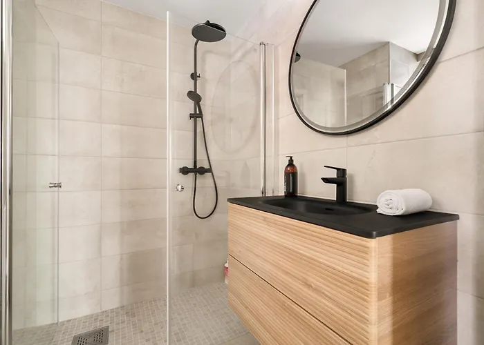 Апартаменты I Short Walk To Sights *